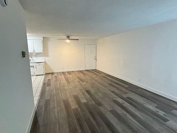5th image of 700 Irolo St APT 24