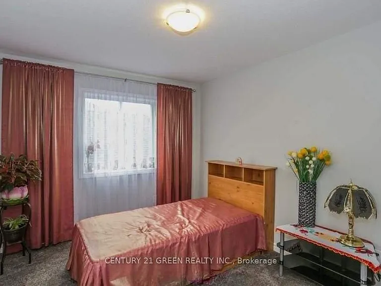 1221 Gough Rd #UPPER LEVEL — Photo 12