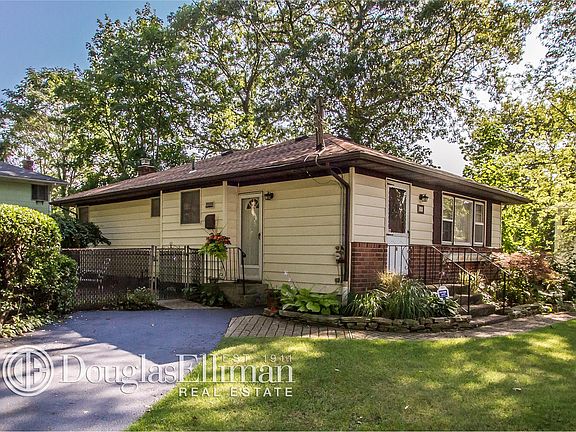 2nd image of 8 Horton Dr