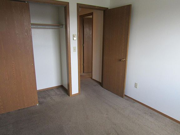 5th image of 2424 University Ln