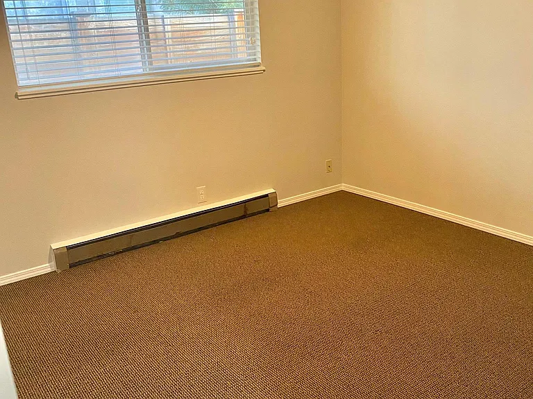 633 NW Portland Ave #1 — Photo 8