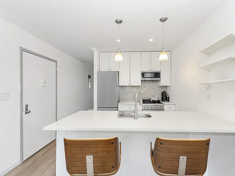 110 S 2nd St #4B — Photo 5