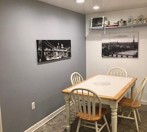 Kitchen Dining Area