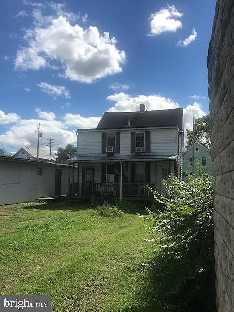2nd image of 165-167 E Garfield St