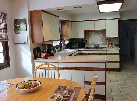 3rd image of 6S524 Millcreek Ln