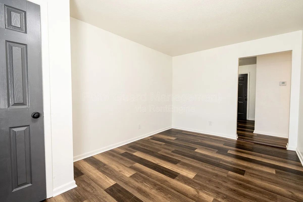 Building Photo - 1318 N Piatt Ave #B