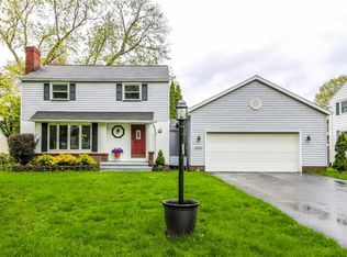 90 Charrington Rd, Rochester, NY 14609