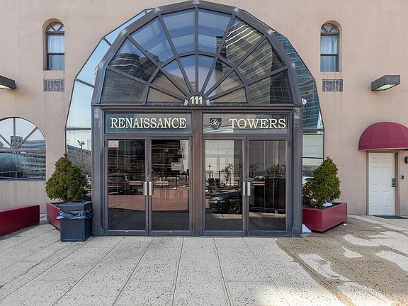 2nd image of 111 Mulberry St APT 8B