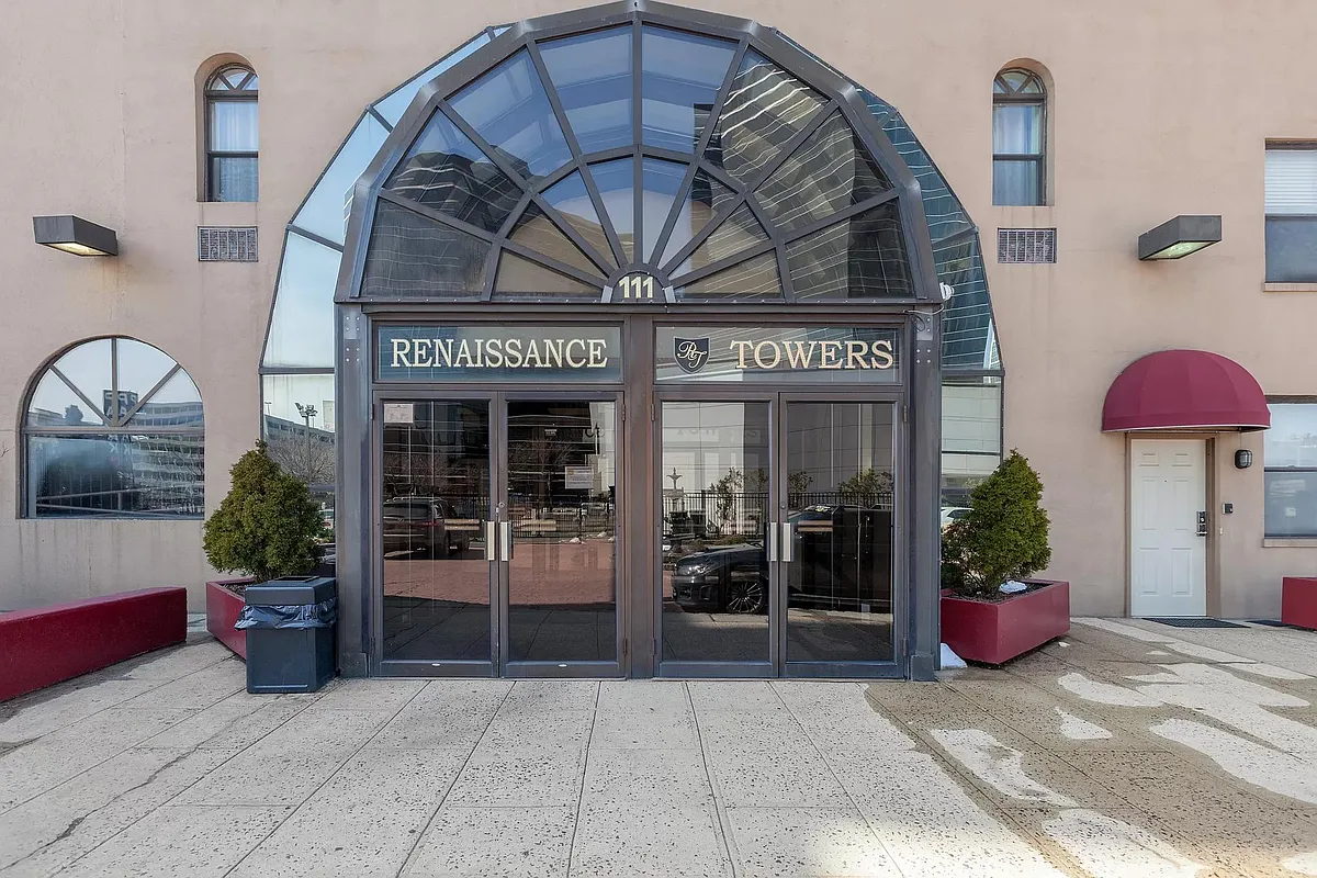 Building Photo - 111 Mulberry St #8B