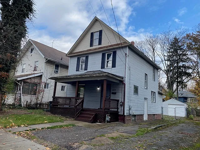 937 W Exchange St photo 1