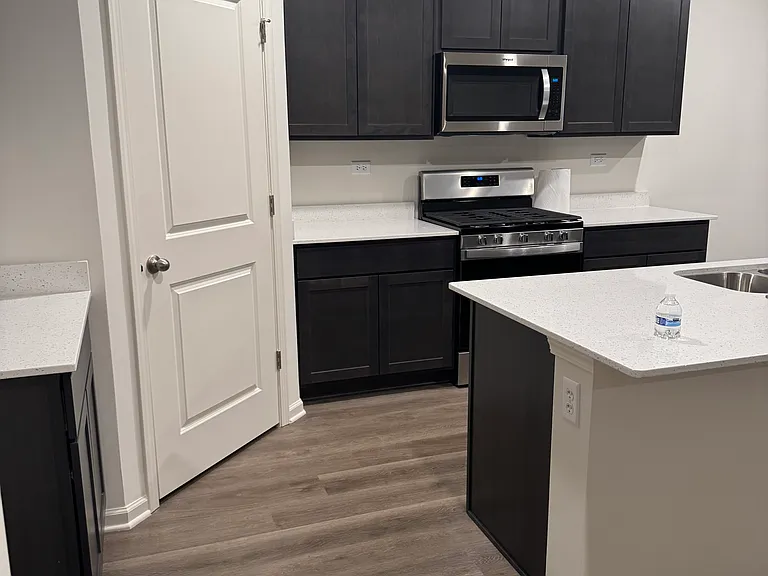13520 S Carmel Blvd — Photo 7
