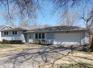 2956 S Barnes Ave, Springfield, MO 65804