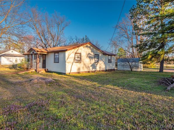 805 N 2nd St, Quinton, OK 74561