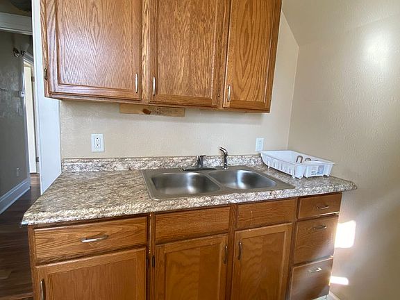 5th image of 160 Lincoln Ave APT 3