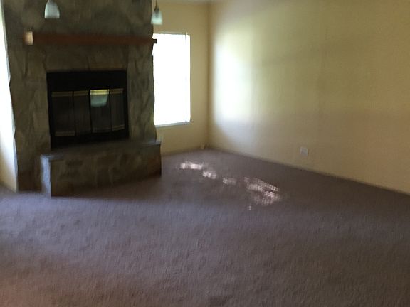 4th image of 2446 Riverwood Dr