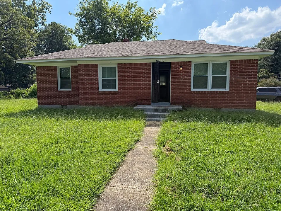 3687 Windcrest Rd
