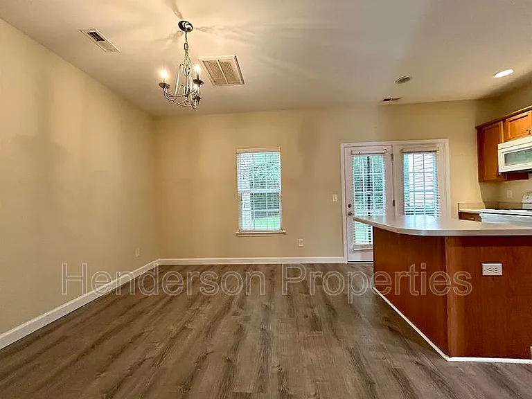 125 Charterhouse Ln — Photo 8