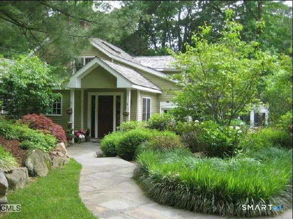 3 Raiders Ln, Darien, CT 06820