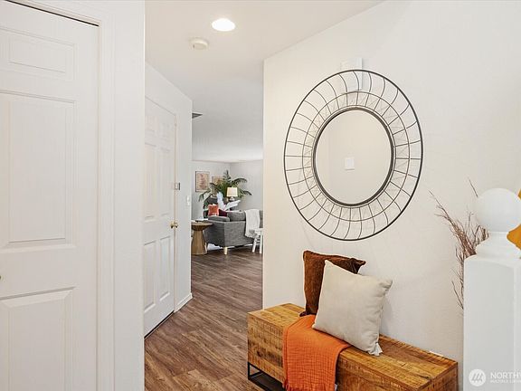5th image of 17331 213th Avenue NE #6
