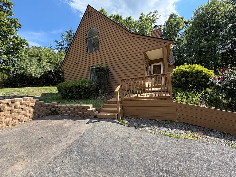 49 Creekside Cir — Photo 2