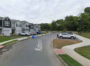 8 Peregrine Way, Burlington, NJ 08016