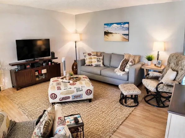 16900 NE 14th Ave APT 305, North Miami Beach, FL 33162