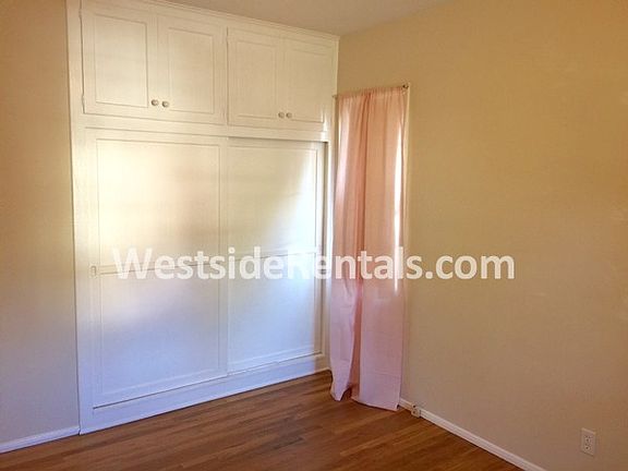 4th image of 5917 Yarmouth Ave