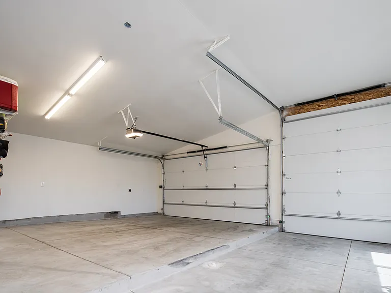 2036 Eliot St — Photo 28