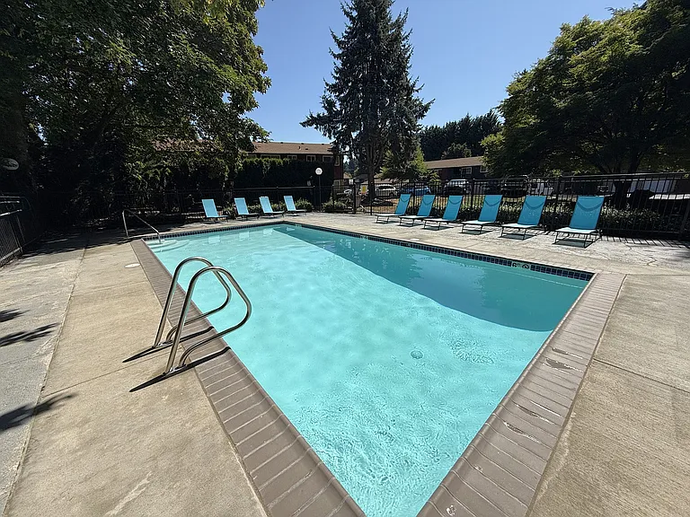 Riverside Villa — Photo 10