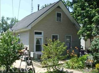 1310 W Mulberry St, Bloomington, IL 61701