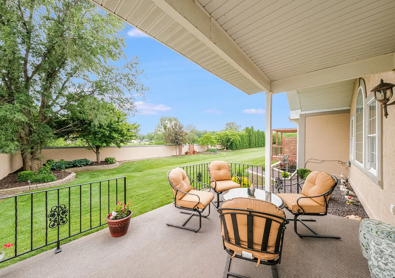 3 Bed, 3 Bath Condo for Rent Available August 5th — Photo 2