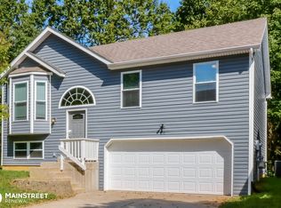 210 Shade Tree Ct, Lake Saint Louis, MO 63367