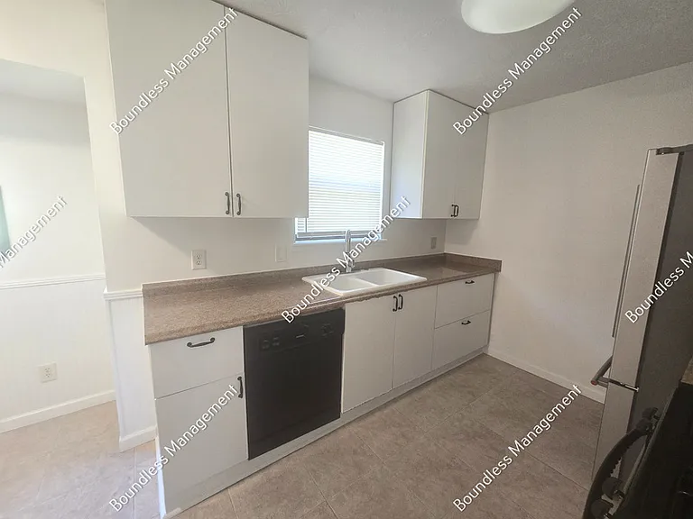 3172 Carmel Dr — Photo 6