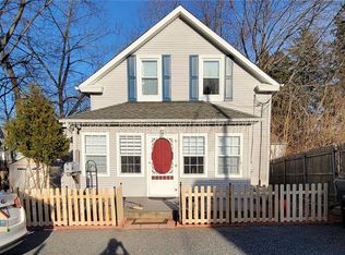 43 East St, West Warwick, RI 02893