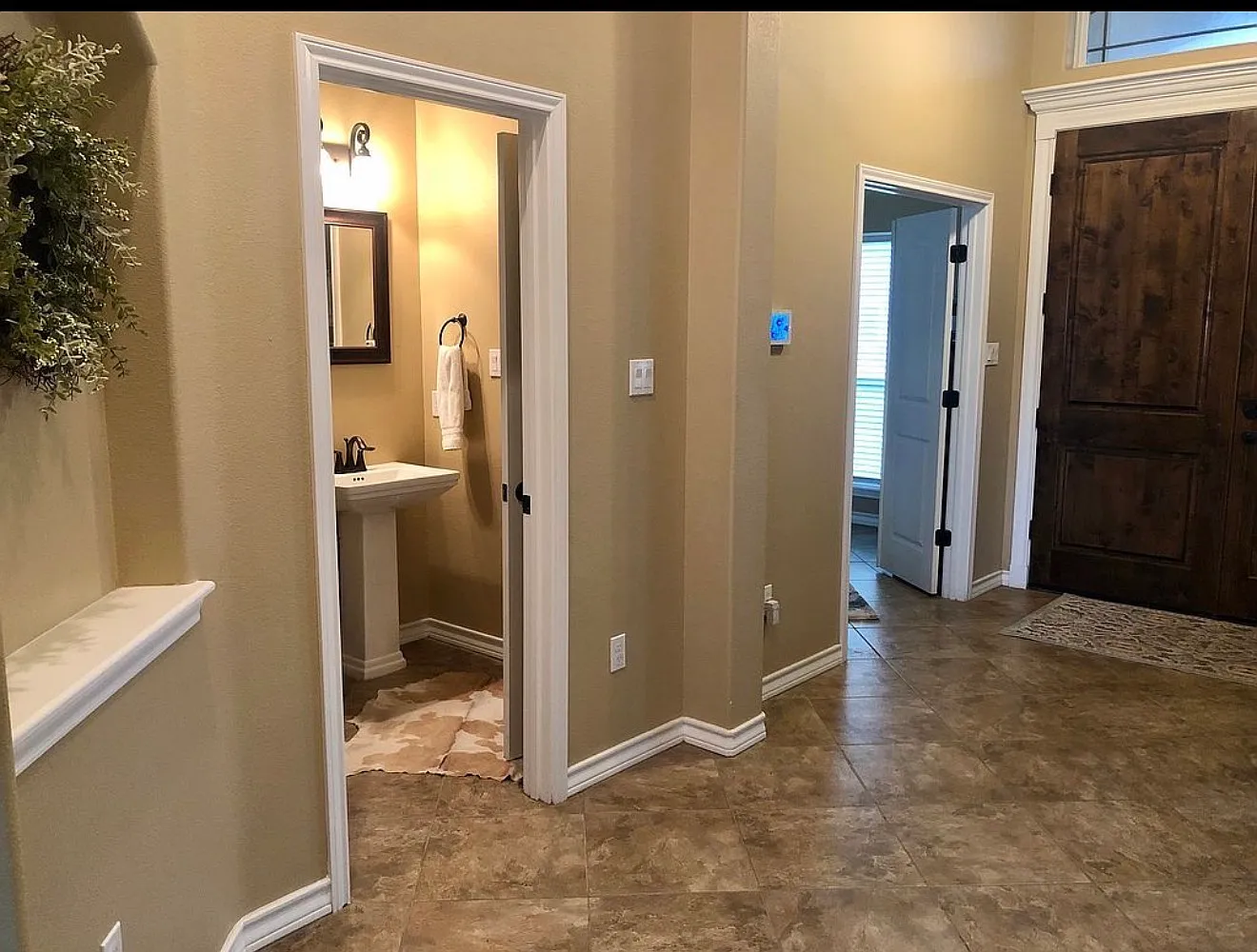 4 bed, 2301 sqft, $2,900 — Photo 2