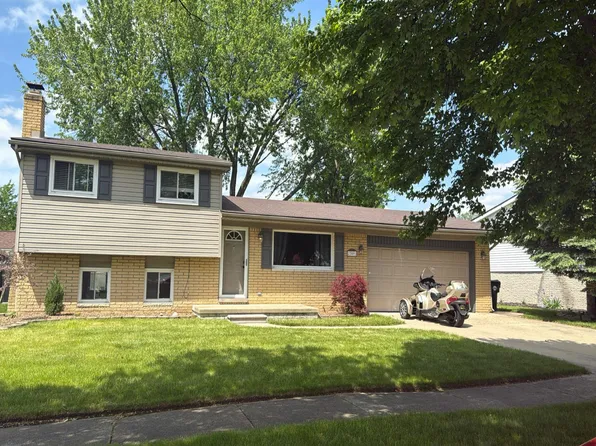 22092 Nelson St, Woodhaven, MI 48183