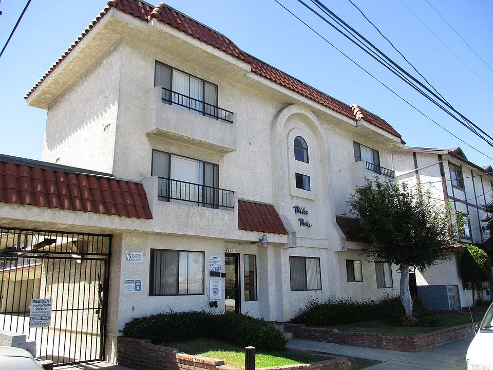 1st image of 14135 Doty Ave APT 2
