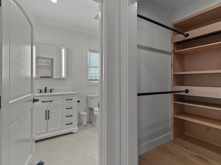 109 Carroll Ave — Photo 22