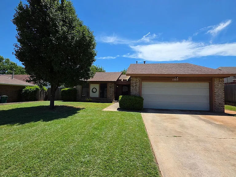 11812 Larkdale Dr — Photo 1