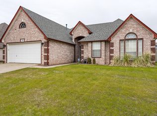 19811 E 38th St S, Broken Arrow, OK 74014