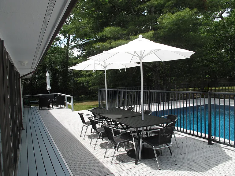 4 Evelyn Ct — Photo 13