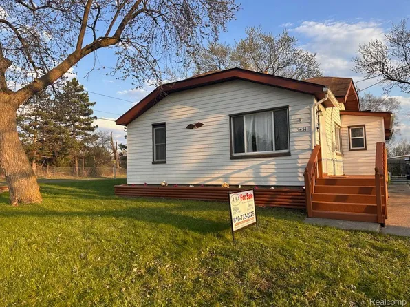 3451 Brown St, Flint, MI 48532
