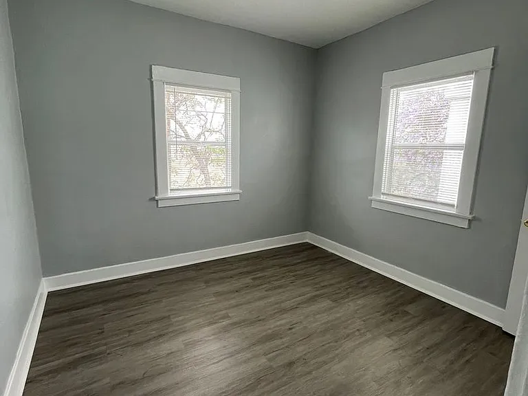 417-453 W Cowles St — Photo 6