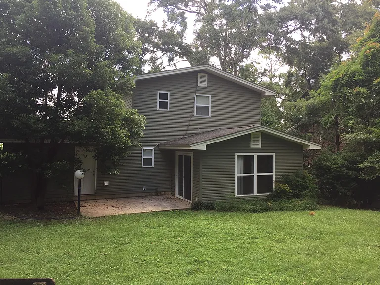 1108 Carissa Dr — Photo 3