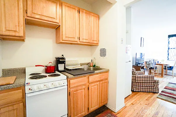 Rented by City Connections Realty | media 12