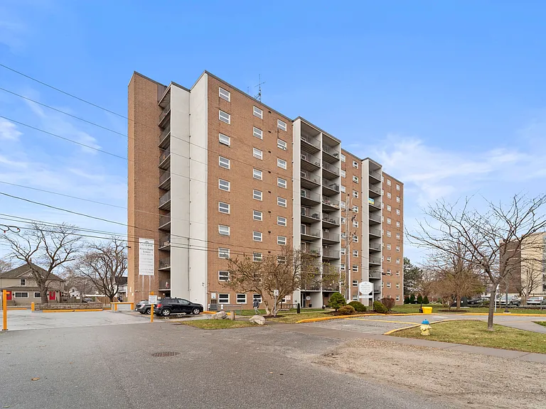 3400 Erskine St — Photo 20
