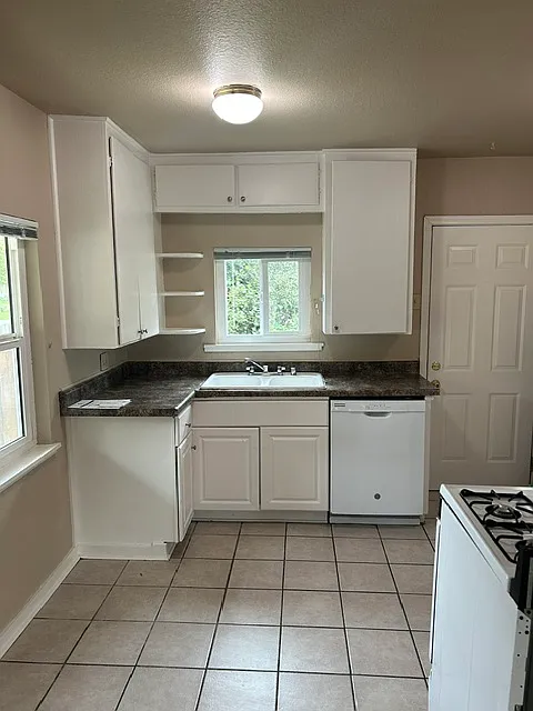 2 bed, $1,450 — Photo 4