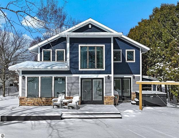 1st image of 609 Lake Shore Dr