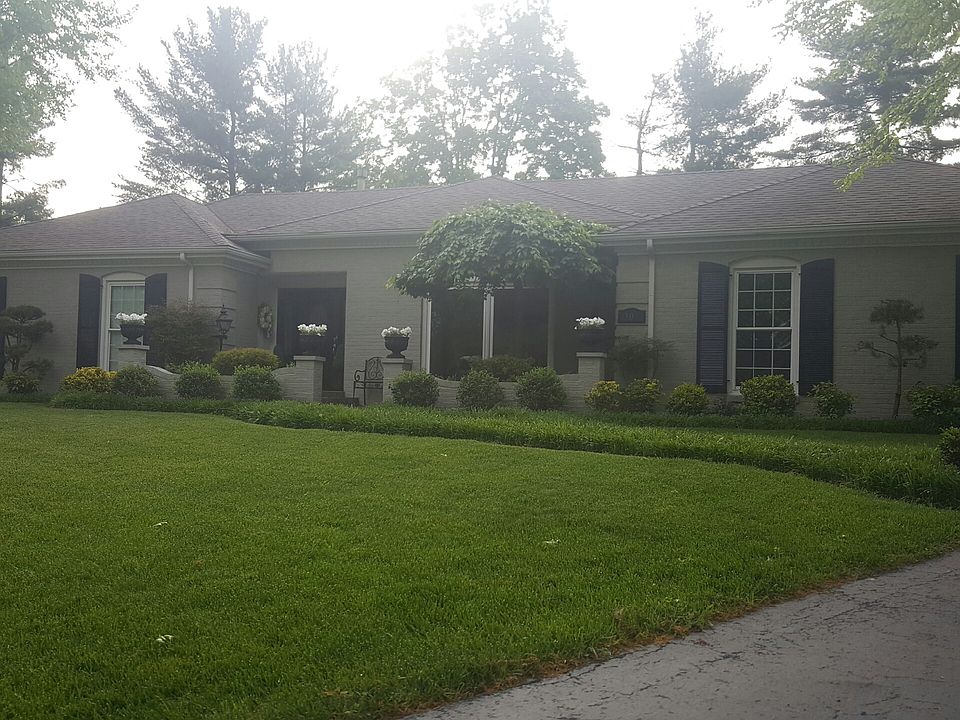 1st image of 303 Brentford Ct