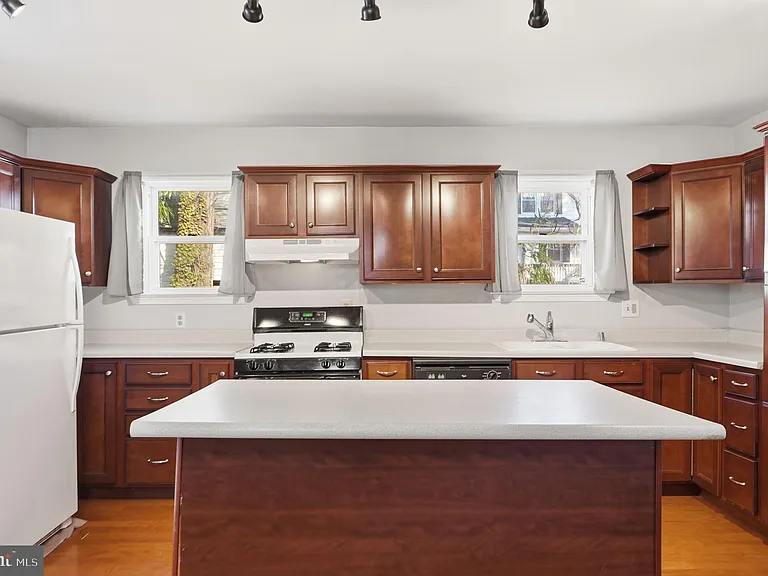 3026 Channing St NE — Photo 10